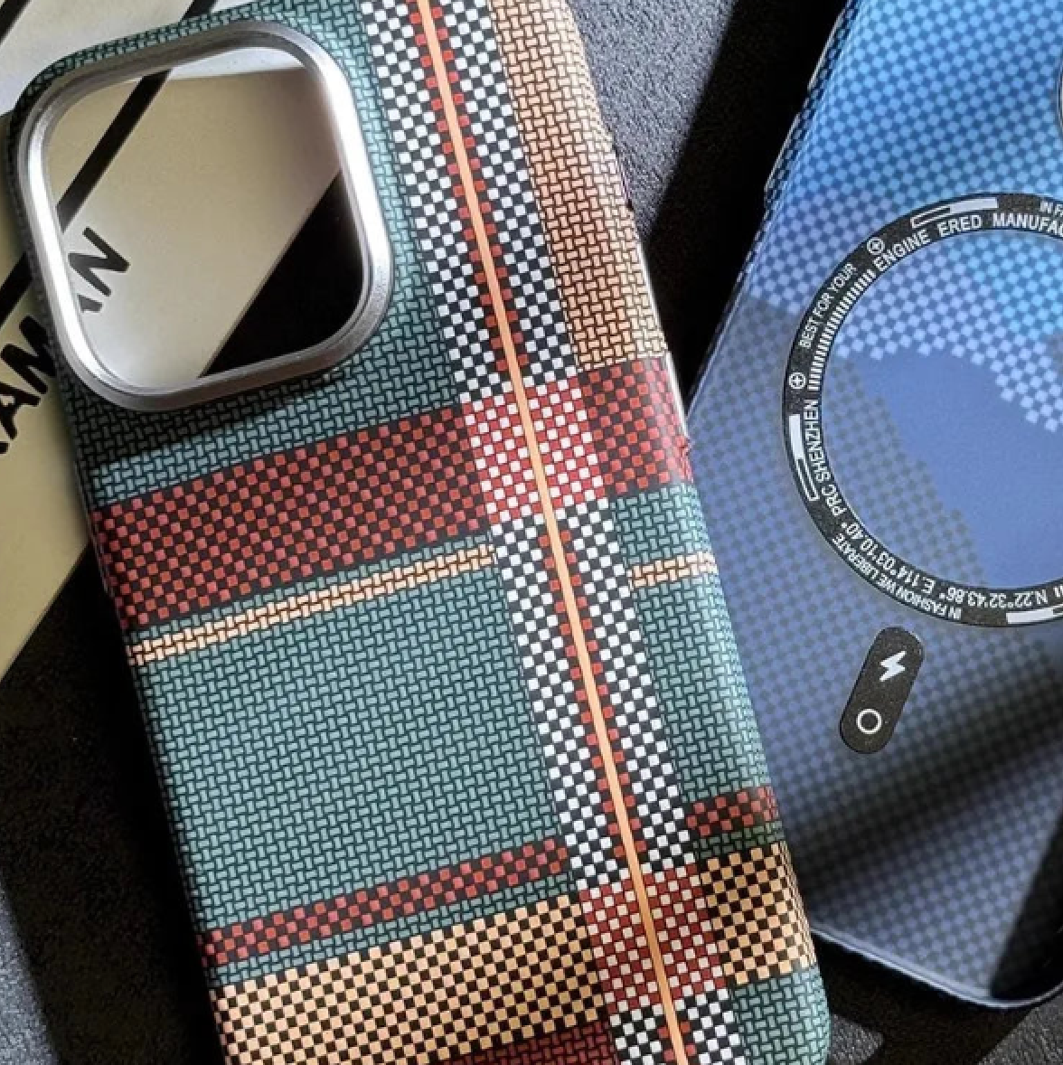 Carbon Fiber Pattern Magsafe iPhone Case